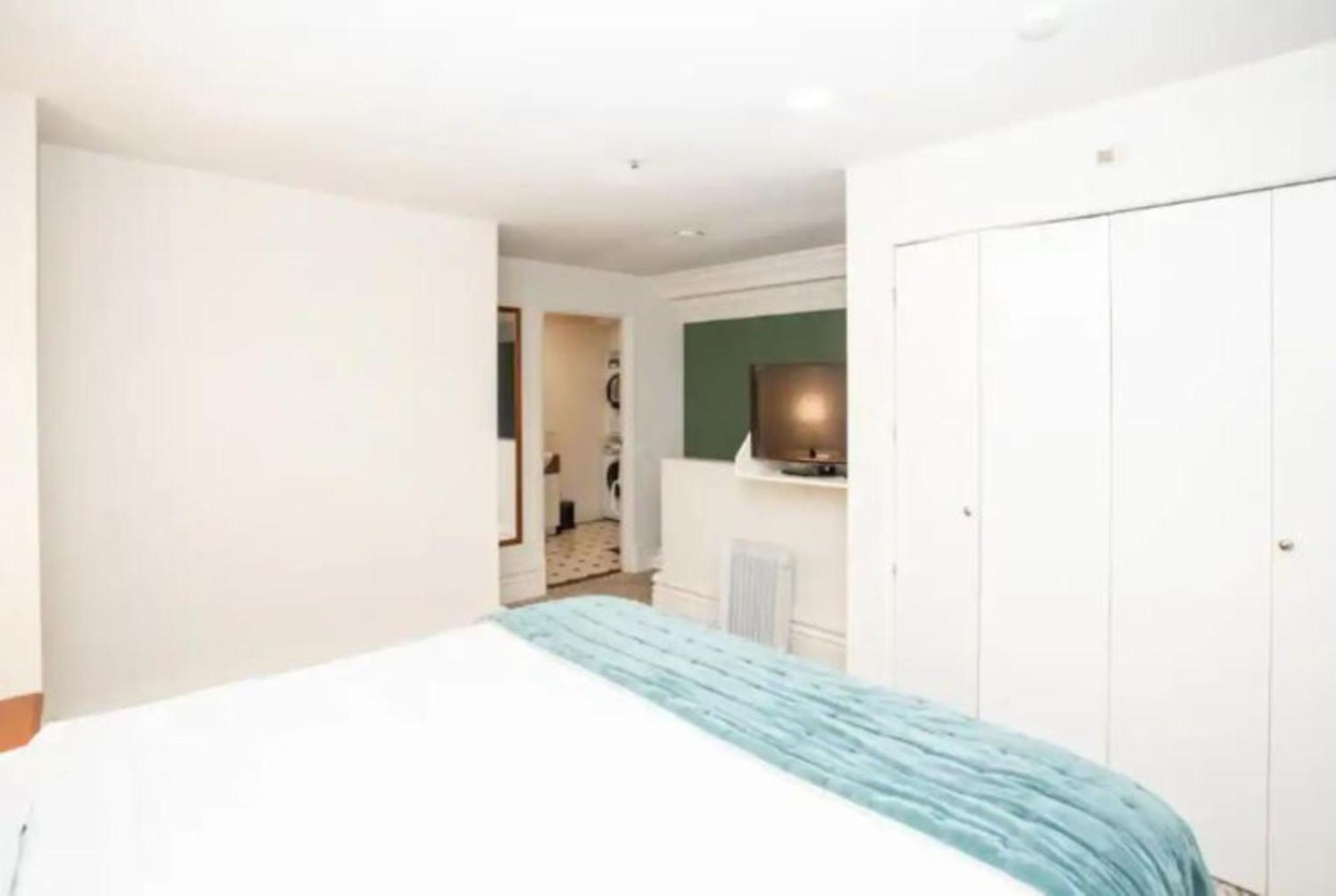 Beauty In The Cbd - 1Bed Free Parking Pool Apartment Christchurch Exterior photo